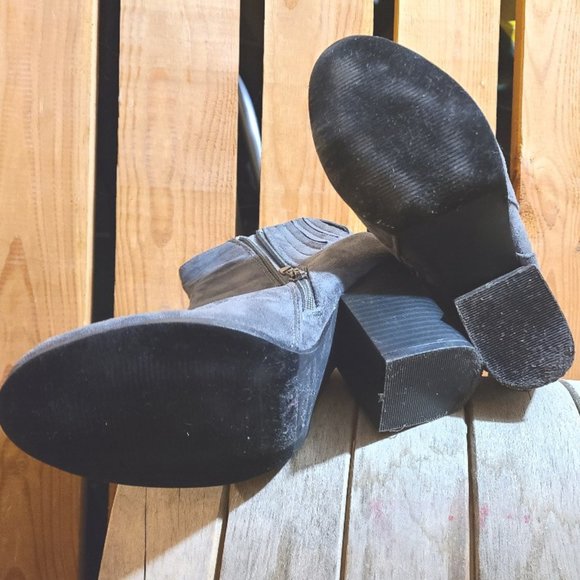 Women's suede Catherine Malandrino zip-up dressy boots Size 9 - Picture 4 of 5